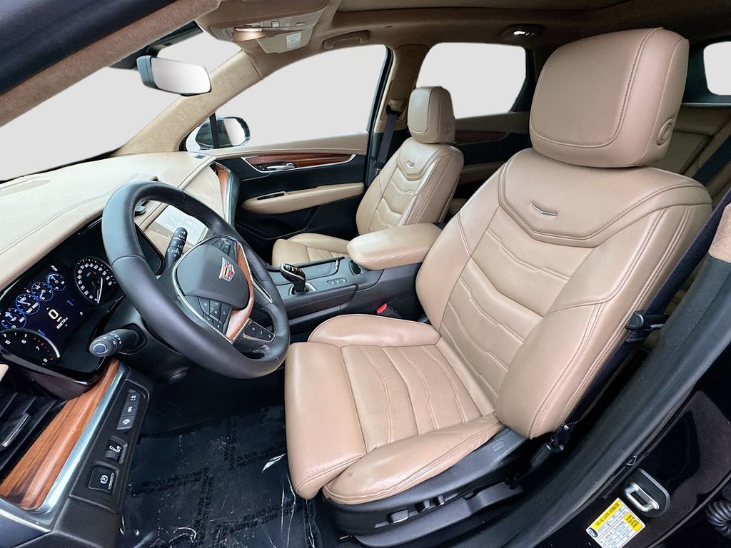 Used 2017 Cadillac XT5 Platinum w/ Driver Assist Package image 18