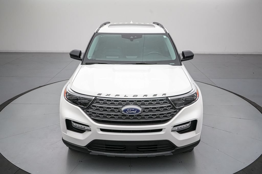 Certified 2023 Ford Explorer XLT w/ Equipment Group 202A AWD/4WD image 9