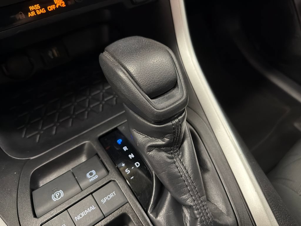 Used 2024 Toyota RAV4 XLE FWD image 27