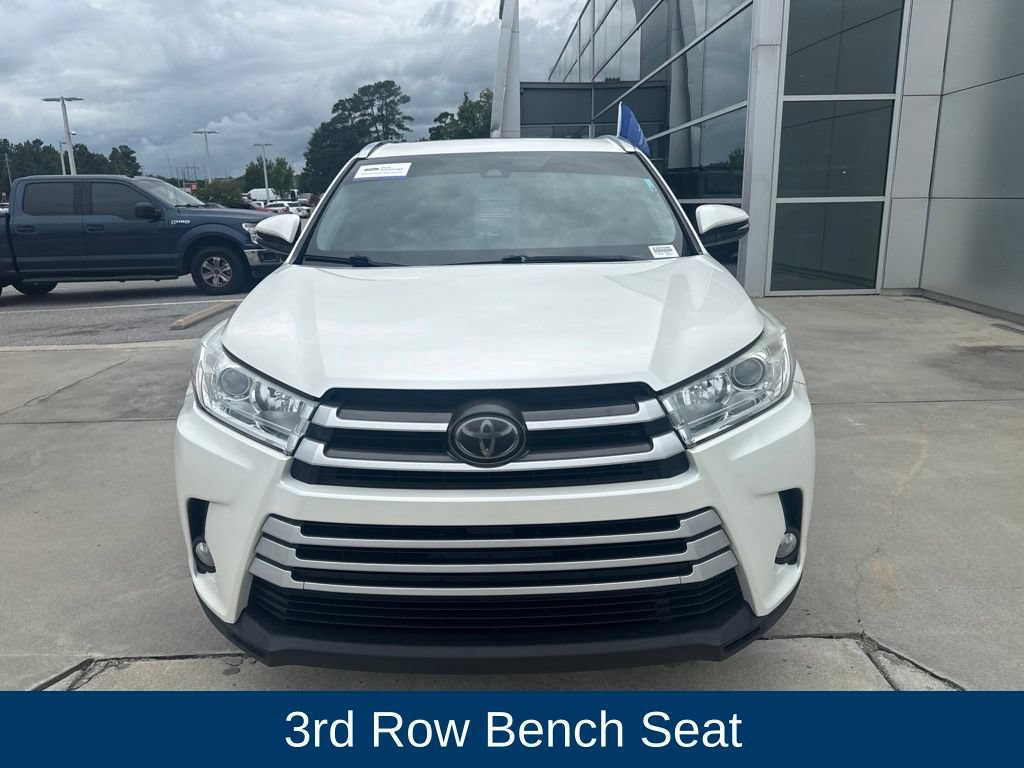 Used 2019 Toyota Highlander XLE AWD/4WD image 3