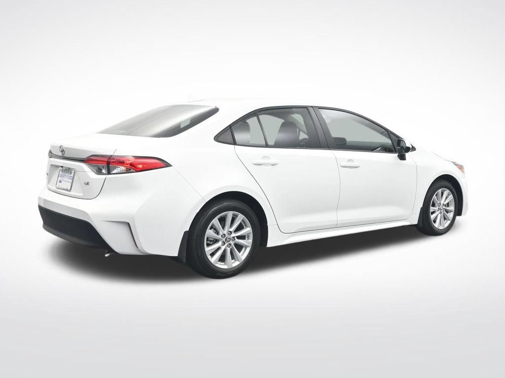 Used 2025 Toyota Corolla LE w/ LE Premium Package FWD image 6