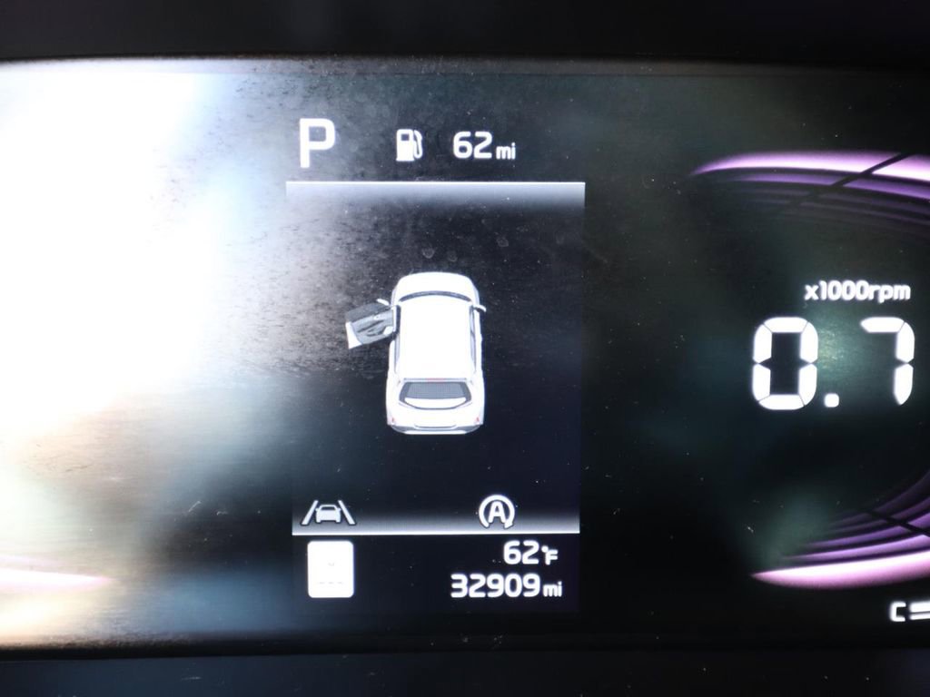 Used 2025 Kia Soul LX w/ LX Technology Package image 18