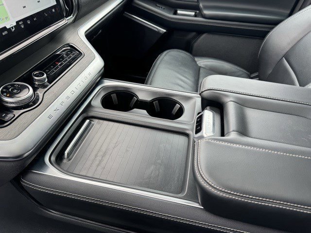 Certified 2025 Ford Expedition Max Platinum image 17