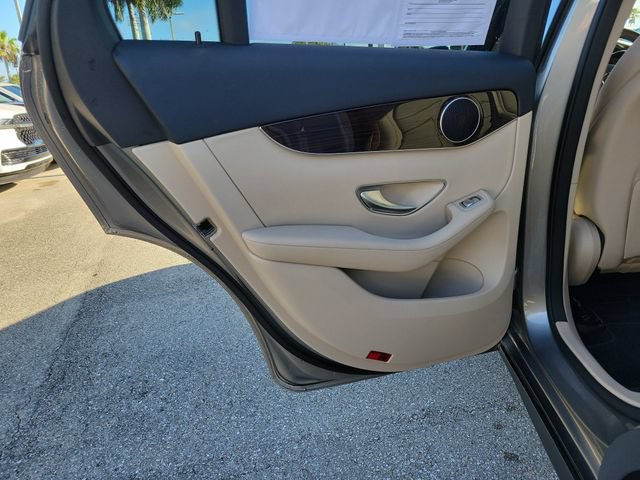 Used 2021 Mercedes-Benz GLC 300 image 14