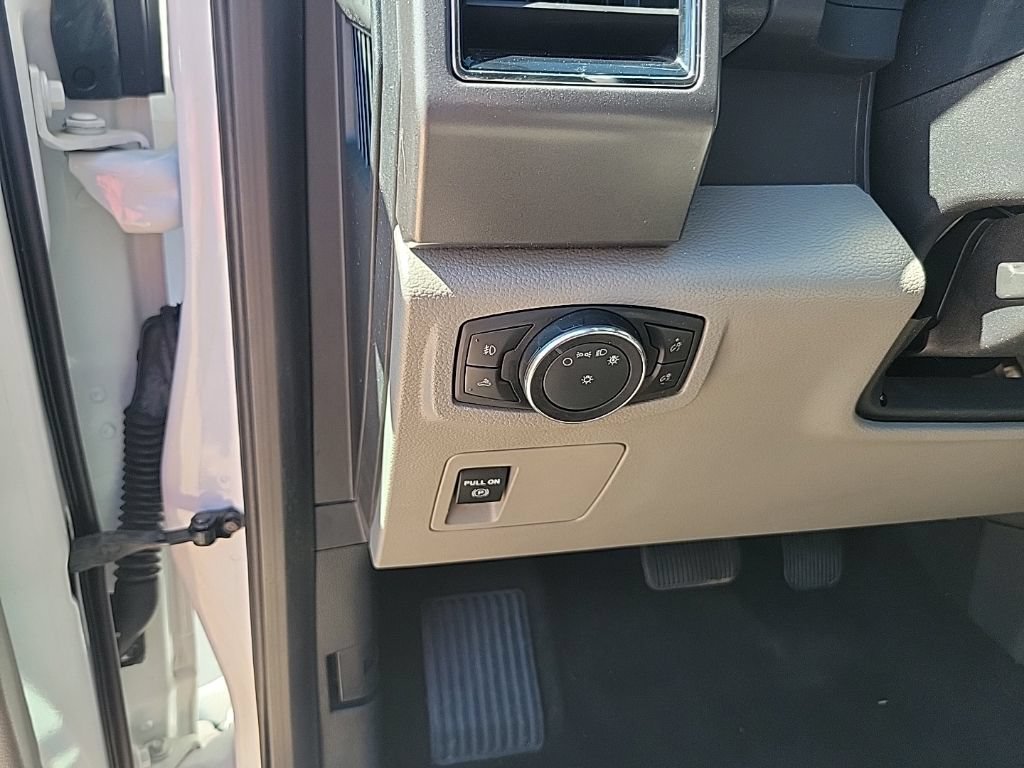 Certified 2018 Ford F150 XLT RWD image 19