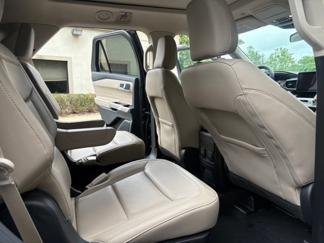Certified 2023 Ford Explorer XLT w/ Equipment Group 202A AWD/4WD image 16