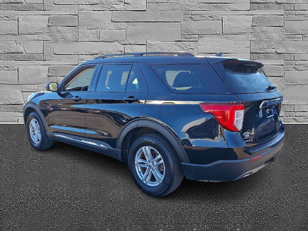 Certified 2021 Ford Explorer XLT w/ Equipment Group 202A AWD/4WD image 7