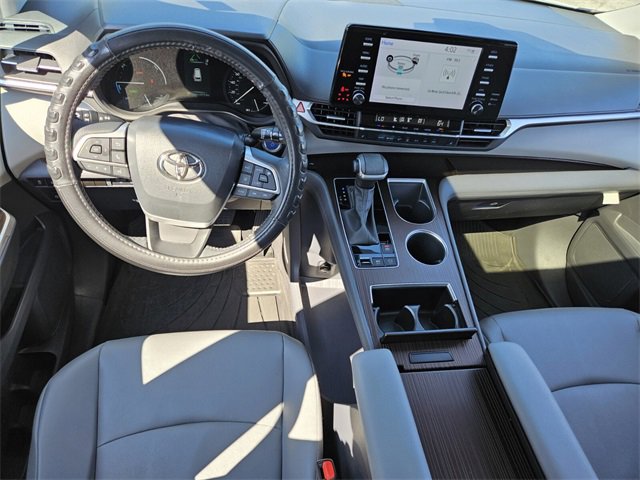 Used 2023 Toyota Sienna XLE image 17