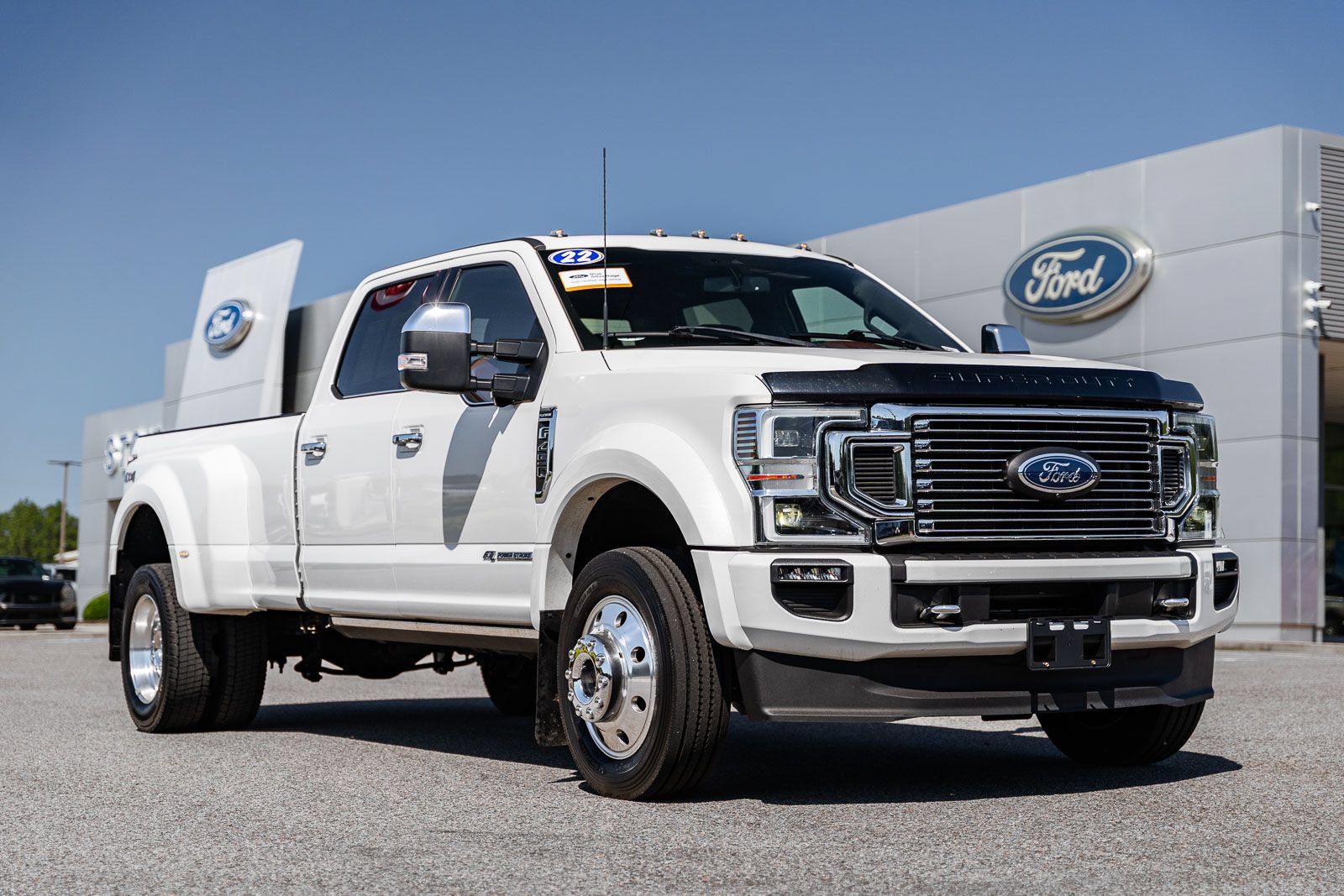 Certified 2022 Ford F450 Platinum AWD/4WD image 1
