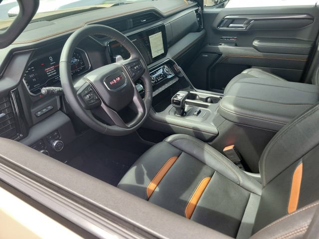 Used 2023 GMC Sierra 1500 AT4 w/ Technology Package AWD/4WD image 3