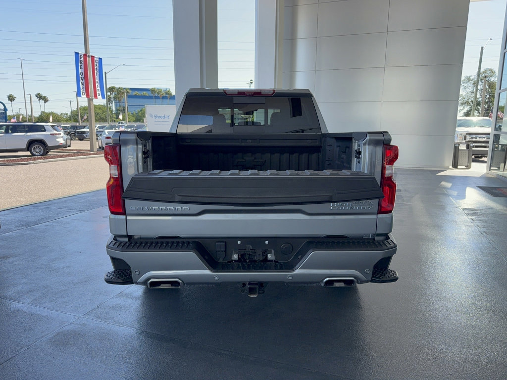 Used 2025 Chevrolet Silverado 1500 High Country AWD/4WD image 4