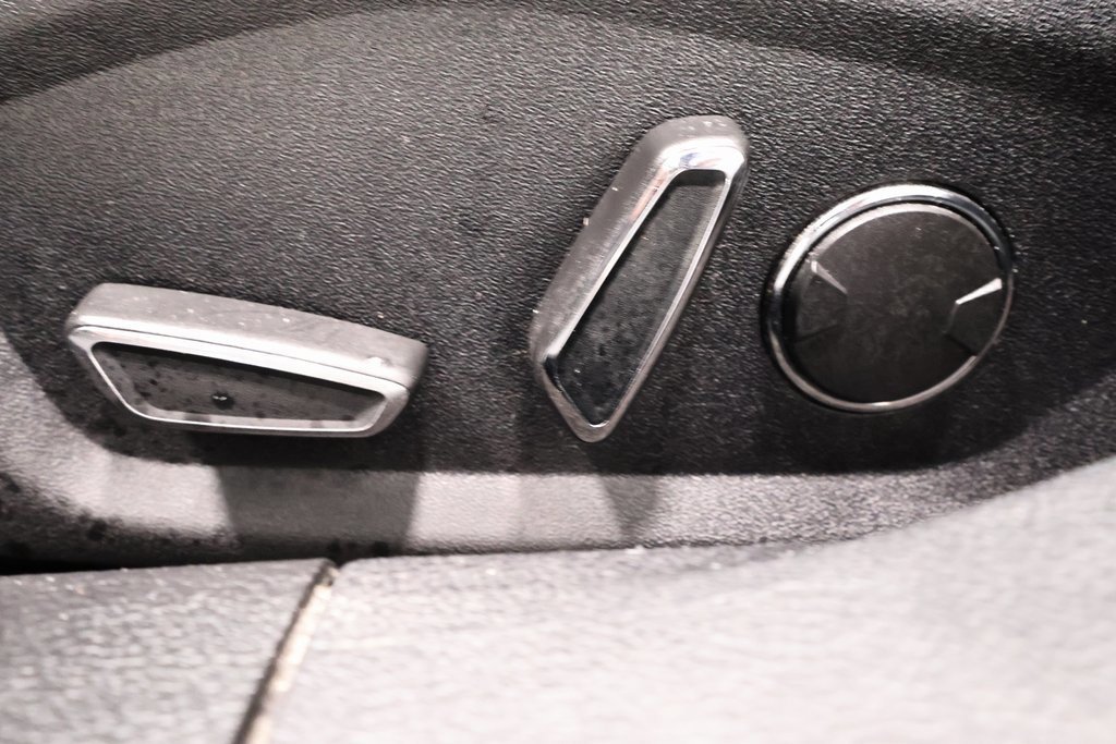 Certified 2019 Ford Fusion SE w/ Equipment Group 151A image 17