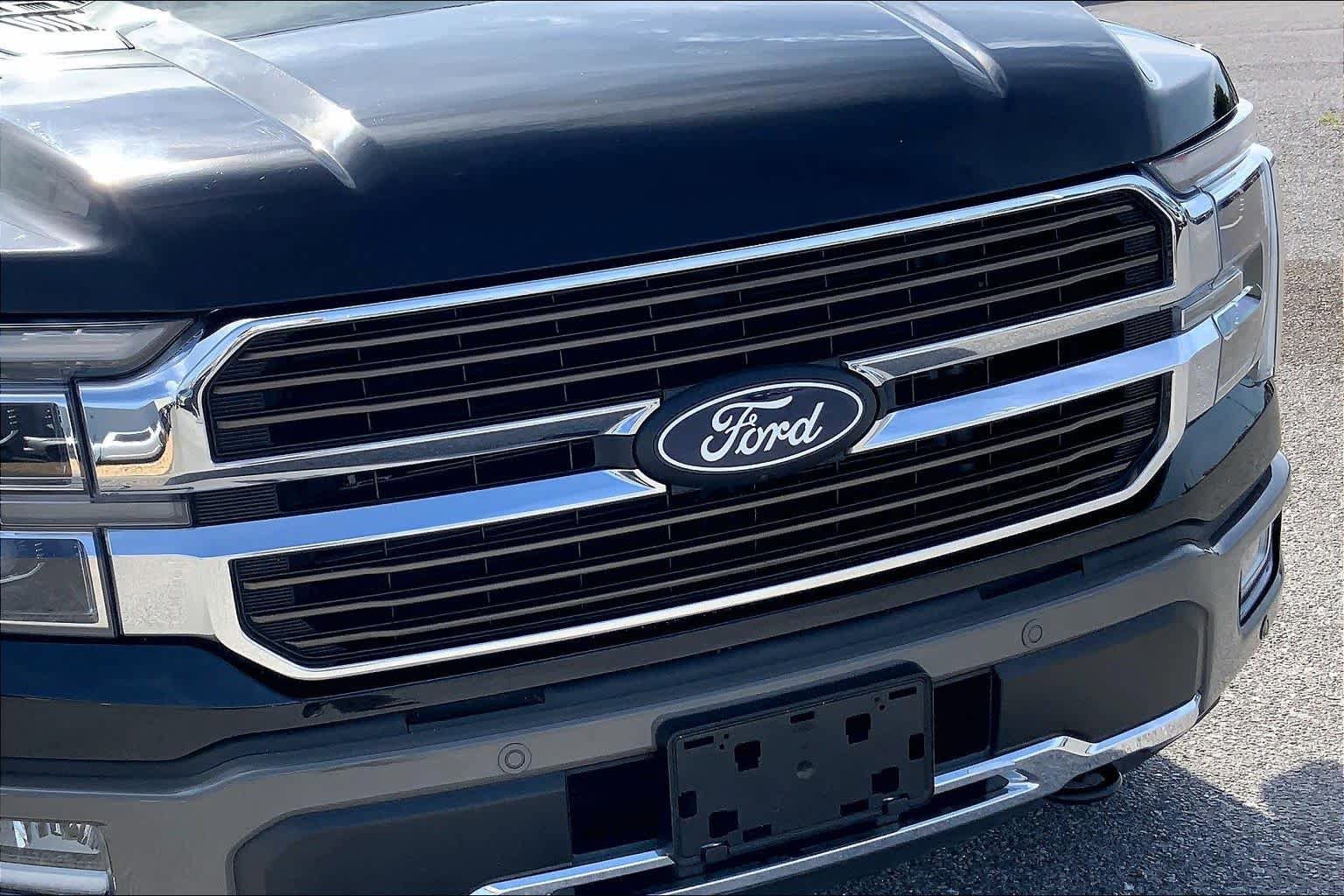 Certified 2025 Ford F150 King Ranch AWD/4WD image 31