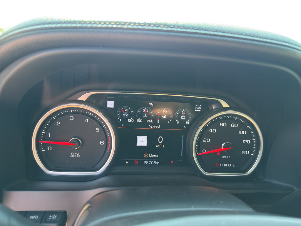 Used 2022 Chevrolet Silverado 1500 High Country w/ Technology Package AWD/4WD image 16