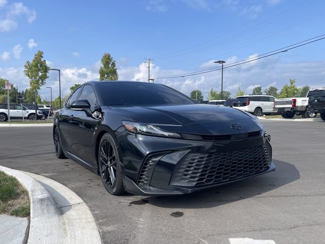 Used 2025 Toyota Camry SE w/ Convenience Package FWD image 7