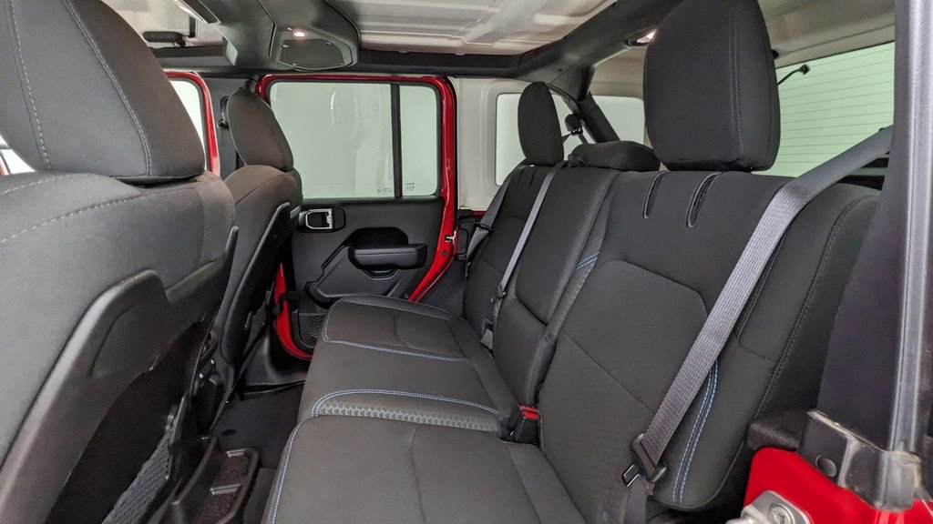 Used 2025 Jeep Wrangler Unlimited Rubicon 4xe w/ Convenience Group AWD/4WD image 35