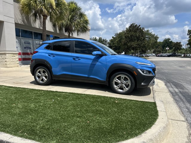 Used 2022 Hyundai Kona SEL w/ Cargo Package AWD/4WD image 2