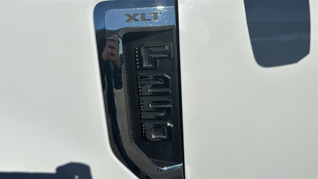 Certified 2022 Ford F250 XLT w/ XLT Value Package image 7