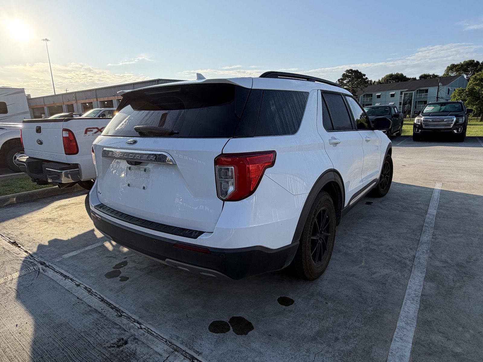 Certified 2020 Ford Explorer XLT w/ Equipment Group 202A RWD image 3