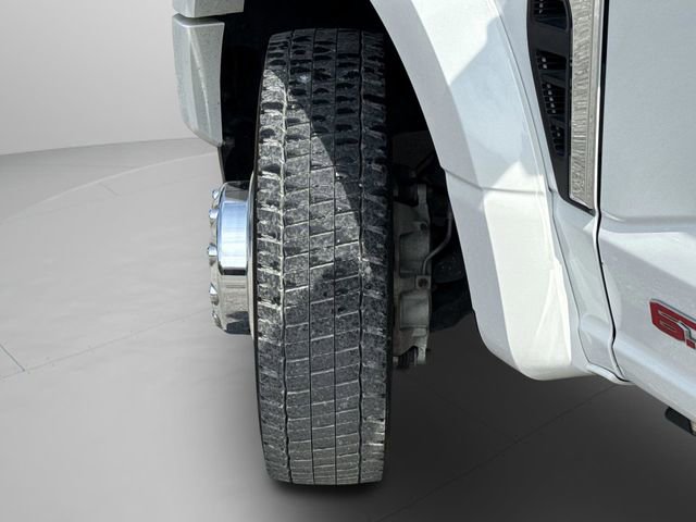 Certified 2023 Ford F450 Platinum w/ FX4 Off-Road Package image 41