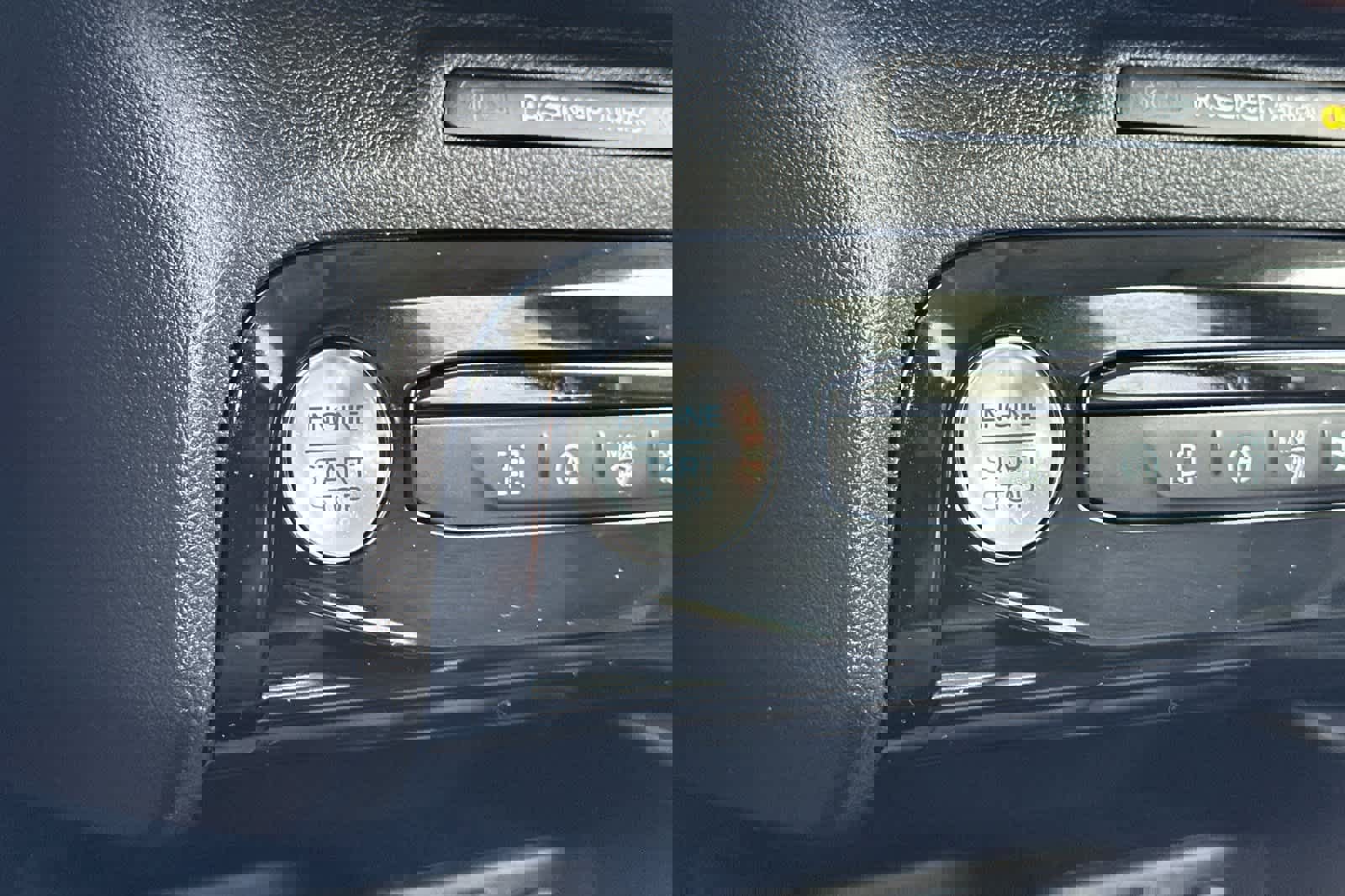 Certified 2025 Ford Escape Platinum image 23