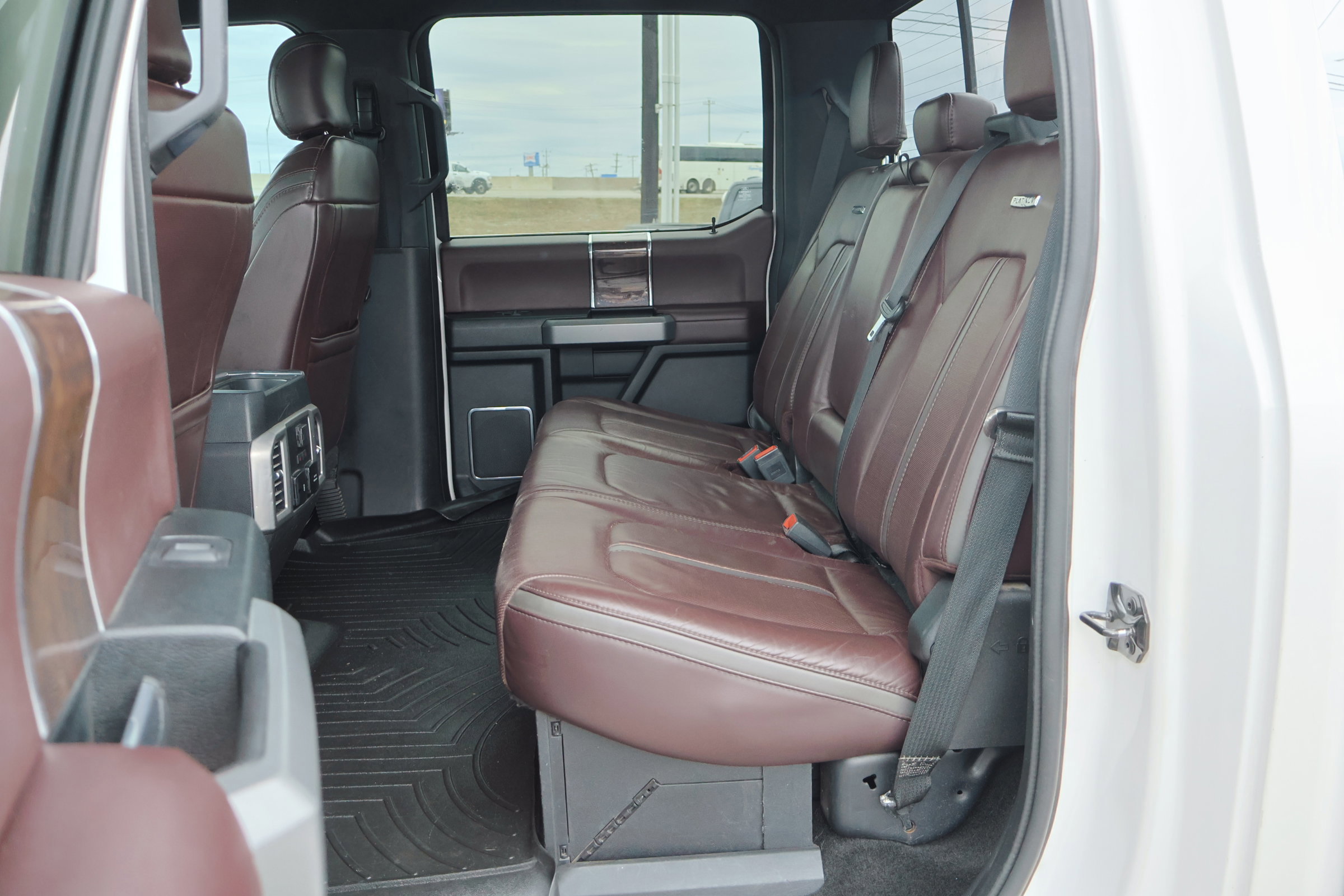 Certified 2017 Ford F250 Platinum w/ Platinum Ultimate Package image 31