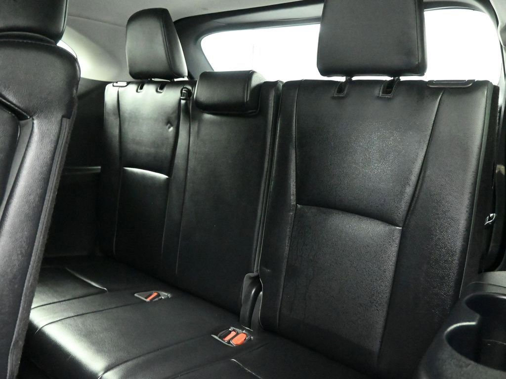 Used 2023 Toyota Highlander XLE image 24