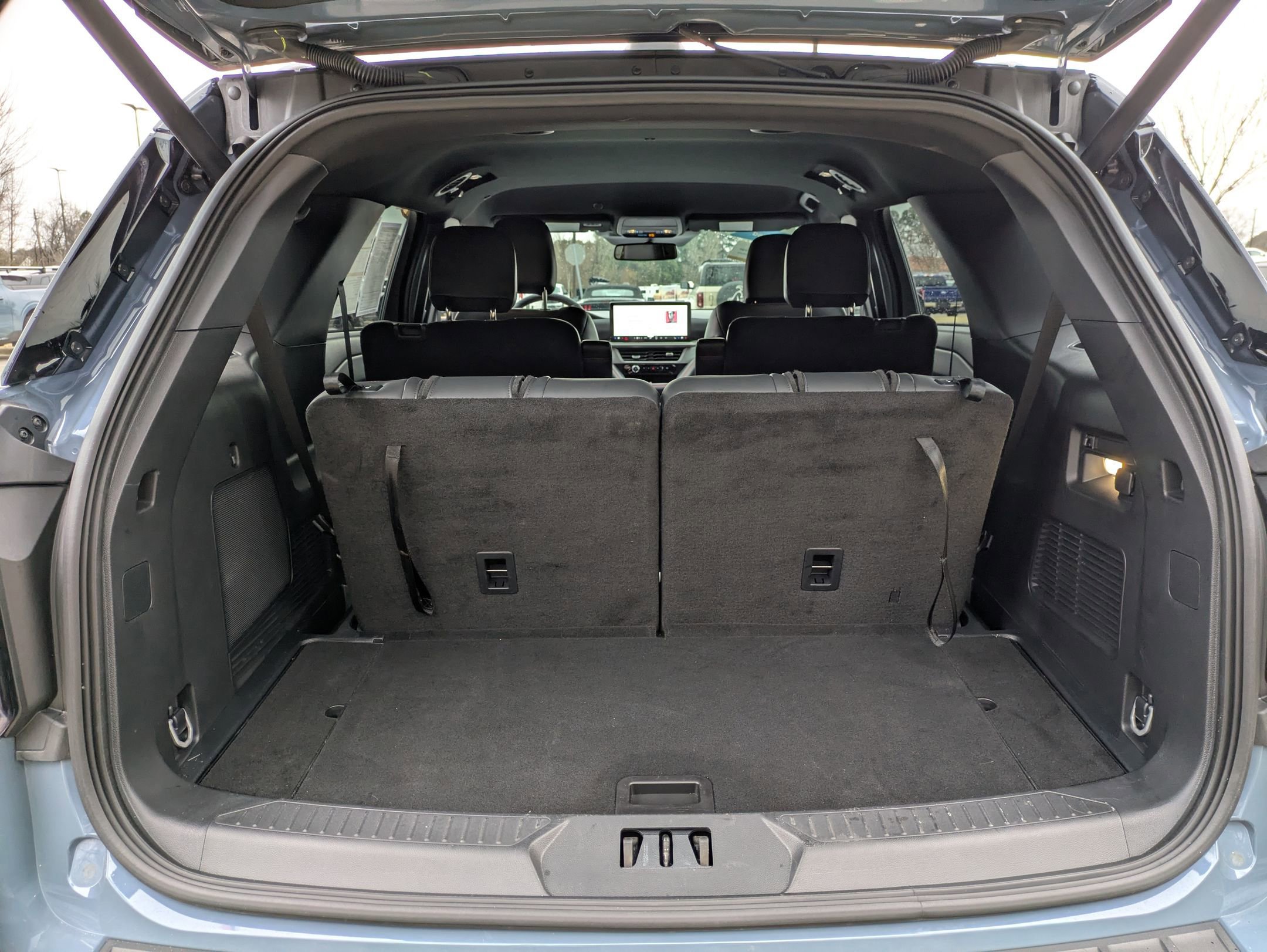 Certified 2025 Ford Explorer ST-Line w/ Premium Package image 35