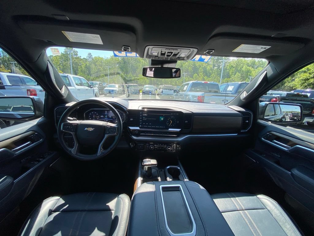 Used 2022 Chevrolet Silverado 1500 High Country w/ High Country Premium Package AWD/4WD image 26