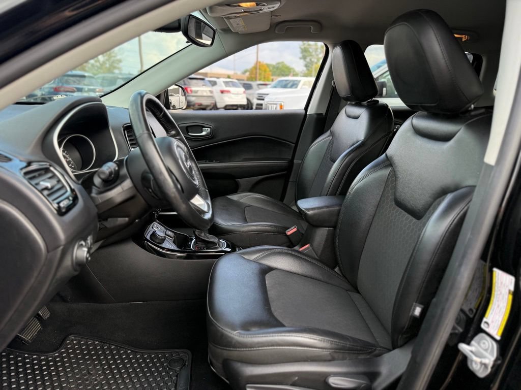 Used 2018 Jeep Compass Latitude AWD/4WD image 12