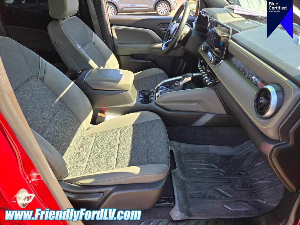 Used 2024 Chevrolet Colorado ZR2 w/ Technology Package AWD/4WD image 16