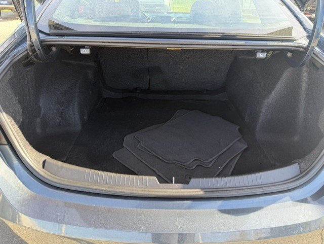 Used 2020 Chevrolet Malibu LT w/ Leather Package FWD image 28
