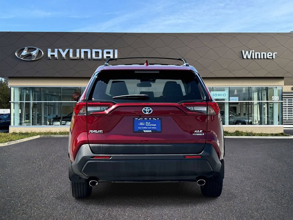 Used 2020 Toyota RAV4 XLE w/ Convenience Package AWD/4WD image 3