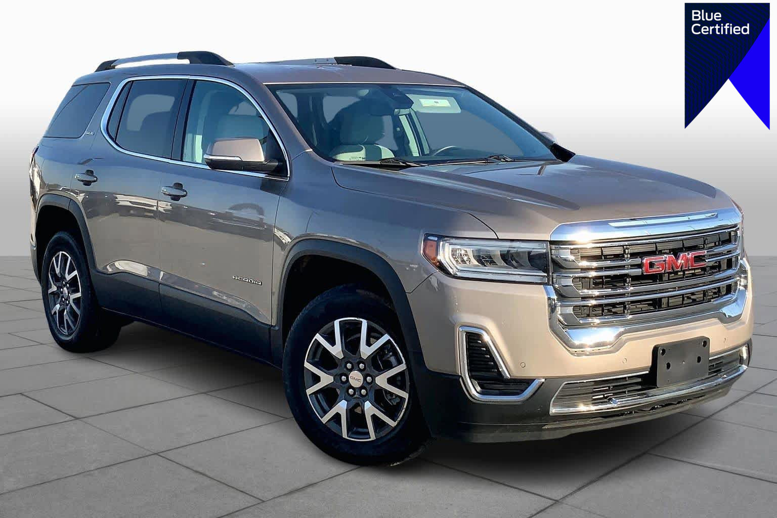 Used 2023 GMC Acadia SLE w/ Driver Convenience Package image 1