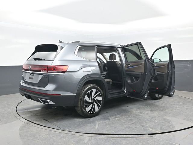Used 2025 Volkswagen Atlas SEL AWD/4WD image 29