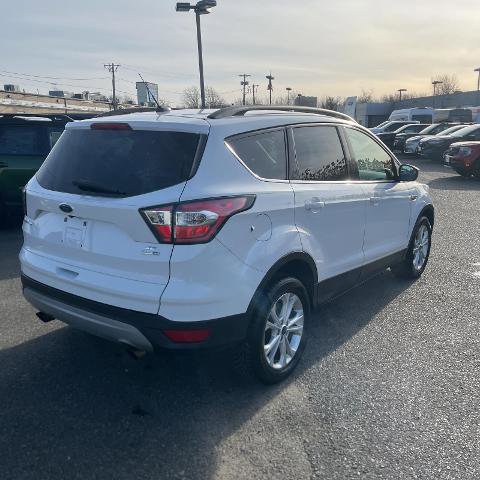 Certified 2018 Ford Escape SE image 6