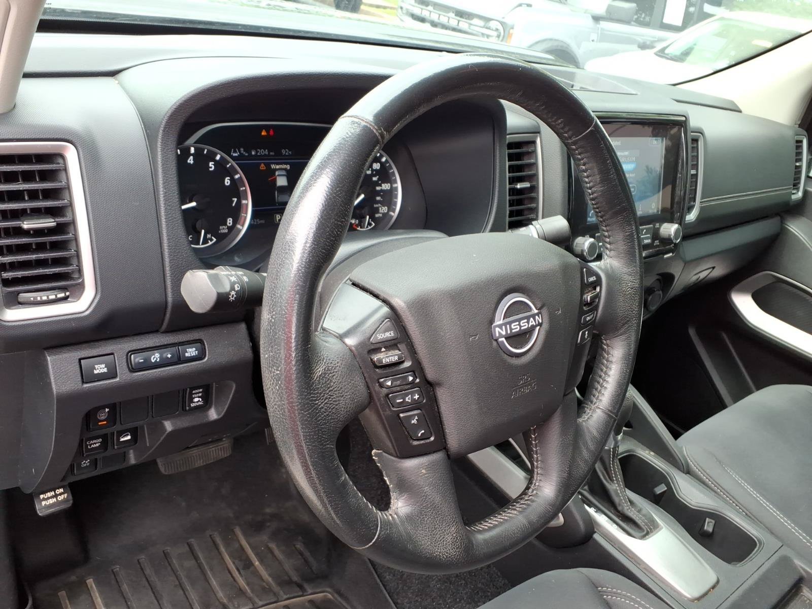 Used 2022 Nissan Frontier SV AWD/4WD image 9