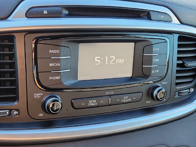 Used 2017 Kia Sorento AWD image 19