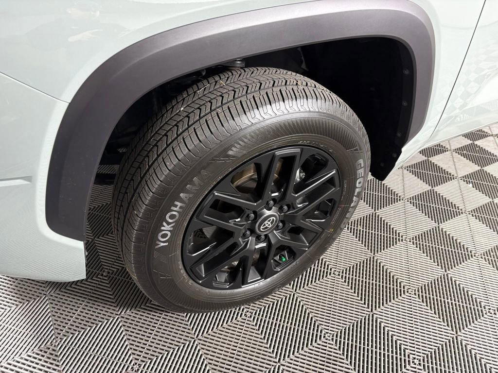 Used 2025 Toyota Tundra Limited image 10