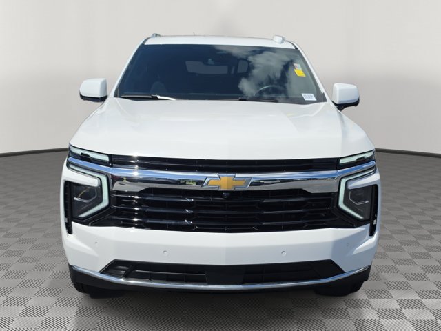 Used 2025 Chevrolet Suburban LS RWD image 2
