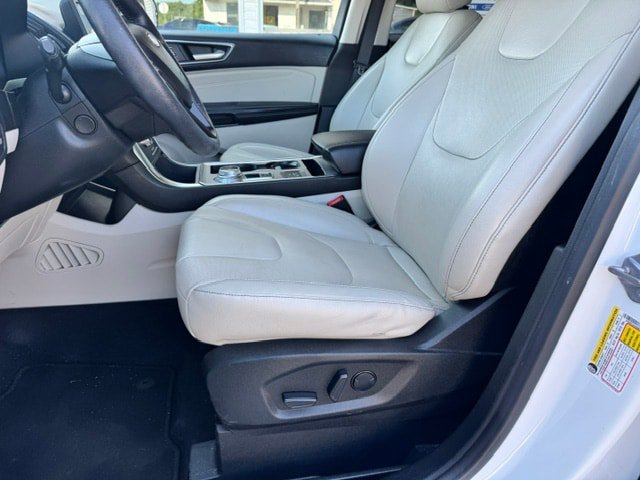 Certified 2022 Ford Edge Titanium w/ Equipment Group 301A AWD/4WD image 9