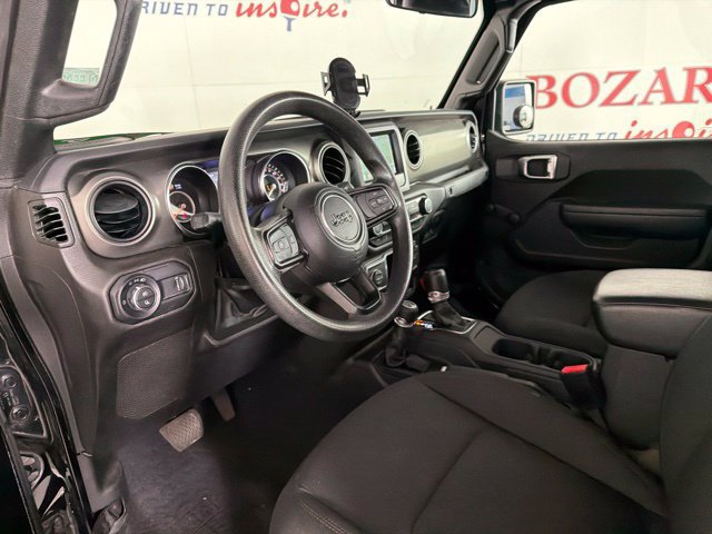 Used 2023 Jeep Gladiator Sport AWD/4WD image 19