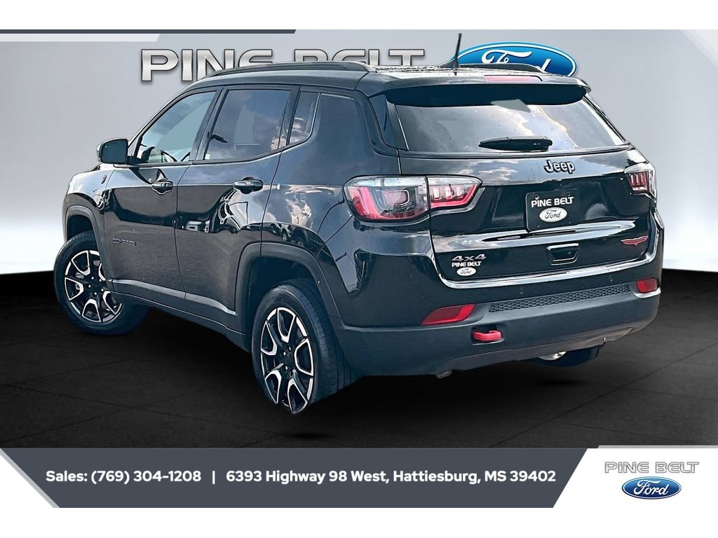 Used 2024 Jeep Compass Trailhawk AWD/4WD image 2