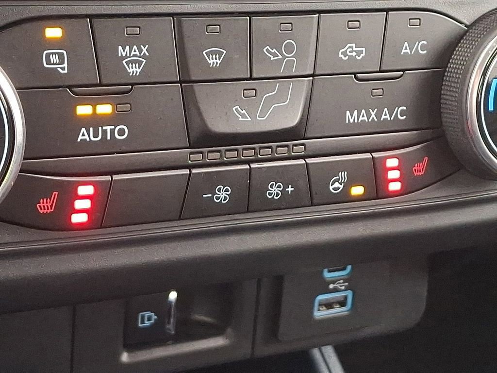 Certified 2024 Ford Maverick Lariat w/ Black Appearance Package image 26