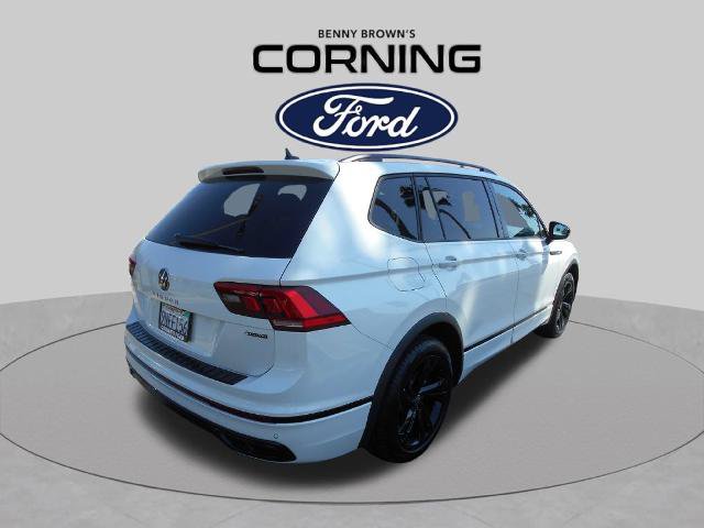 Used 2024 Volkswagen Tiguan SE R-Line AWD/4WD image 7