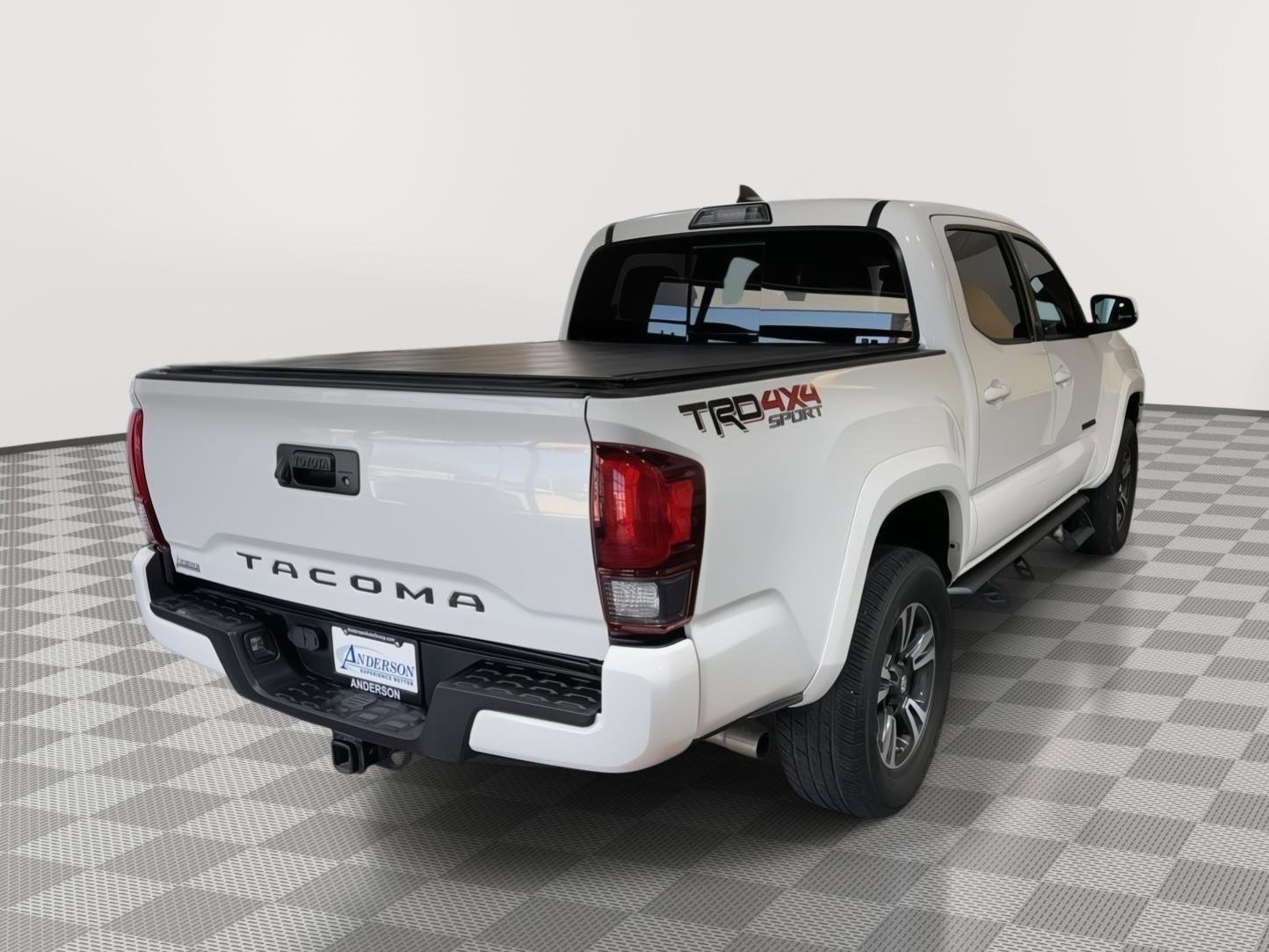 Used 2019 Toyota Tacoma TRD Sport AWD/4WD image 7