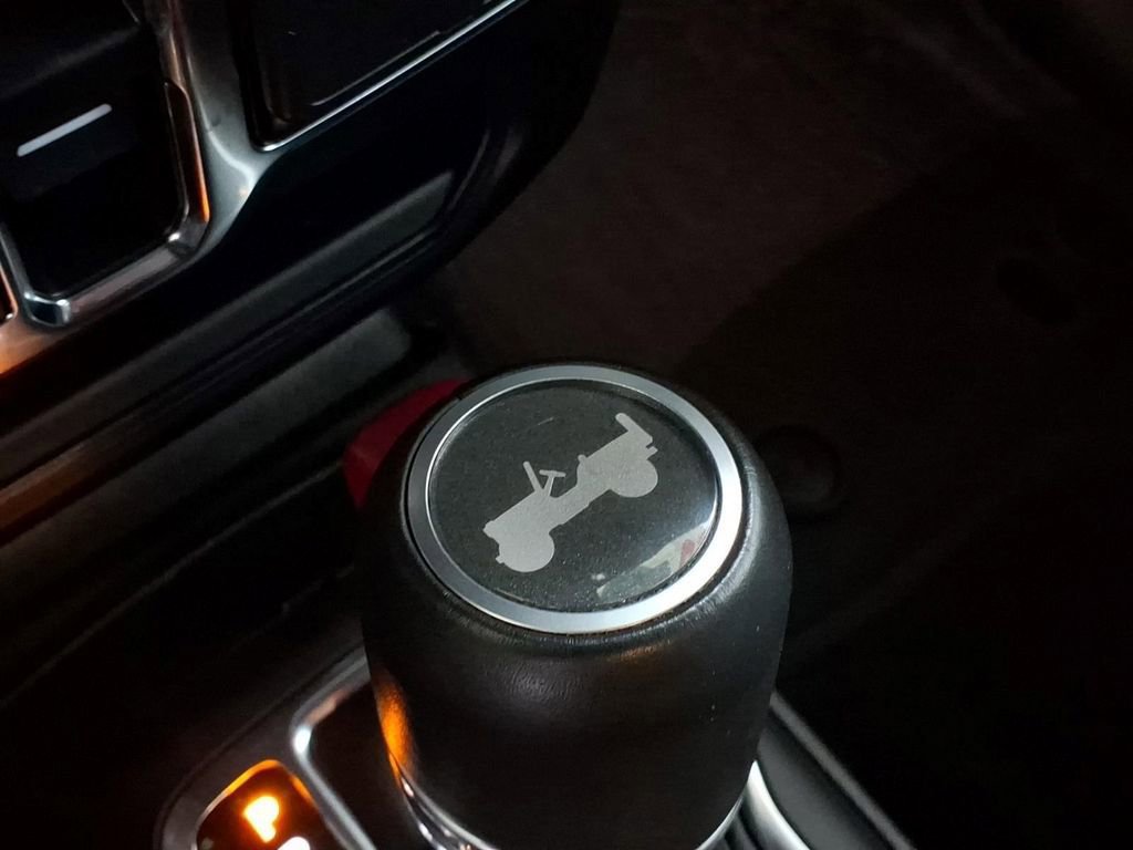 Used 2023 Jeep Wrangler Unlimited Sahara w/ Cold Weather Group AWD/4WD image 11