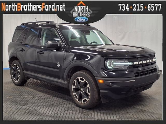 Certified 2023 Ford Bronco Sport Outer Banks w/ Tech Package AWD/4WD image 1