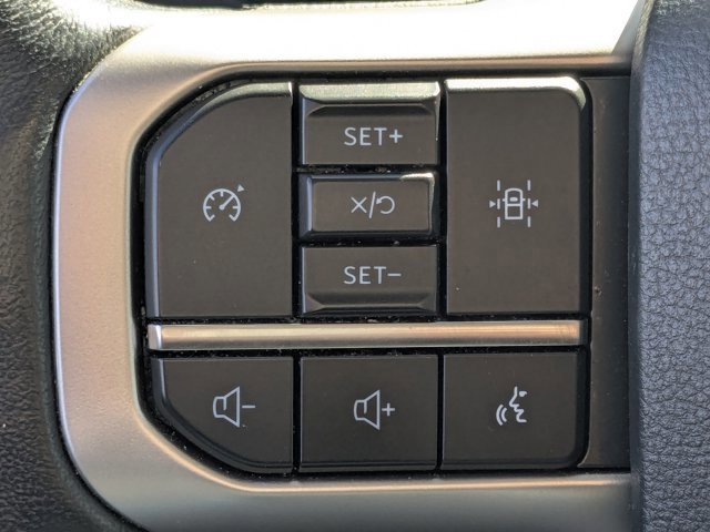 Certified 2024 Ford Expedition XLT image 28