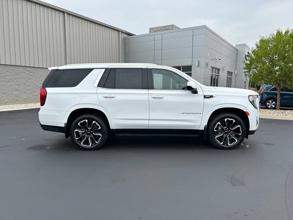 Used 2023 GMC Yukon SLE w/ Gmc Pro Safety Plus Package AWD/4WD image 6